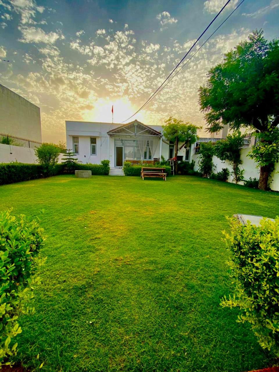 Solanki Farms & Pool Villa Garden Fully Private Jaipur Eksteriør bilde
